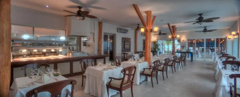 Hidden Beach Resort Au Naturel Adults Only Catamaran, Cenote & More Inclusive Akumal 5*,  Messico